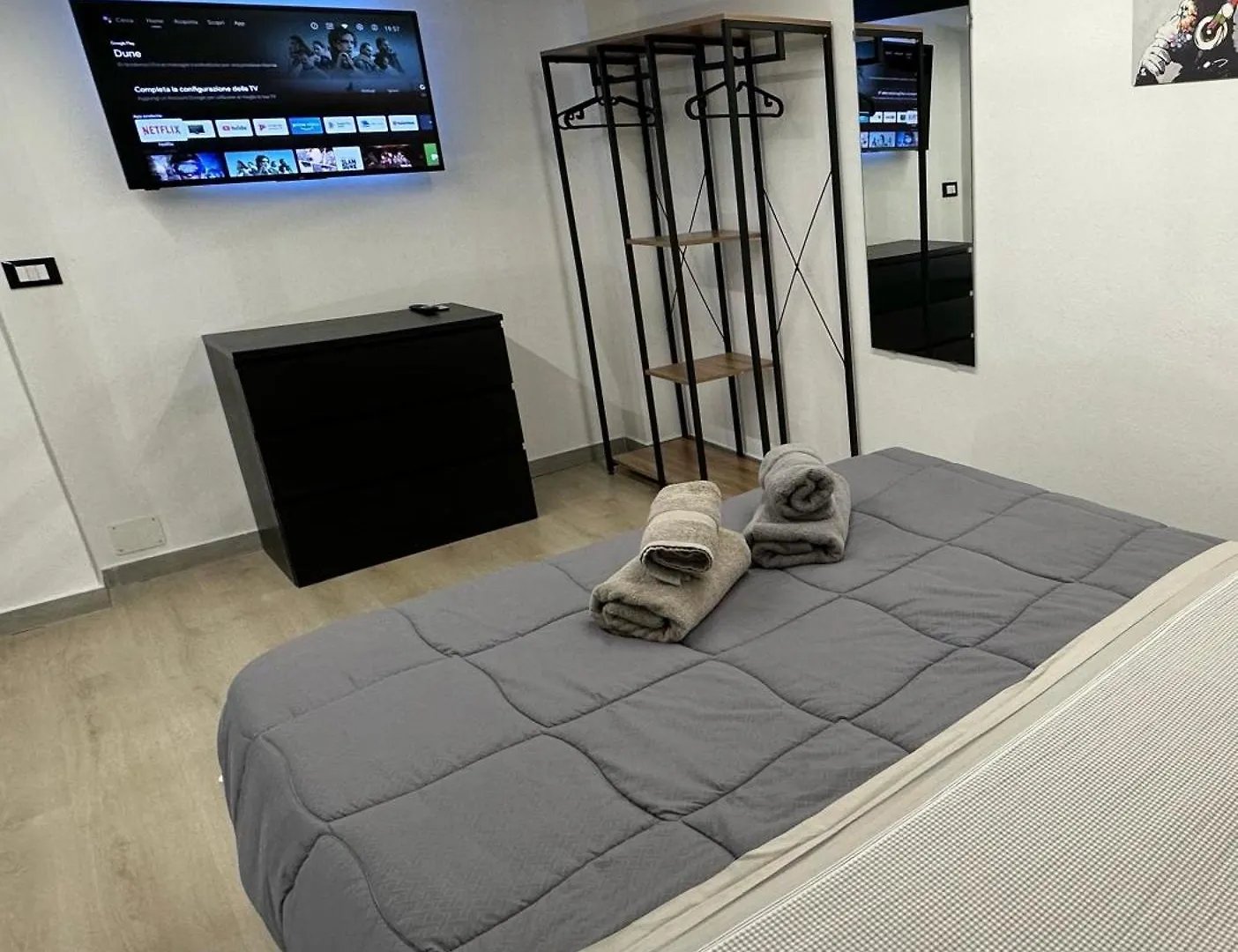 Palermo Hub Apartment 0*,  Italy